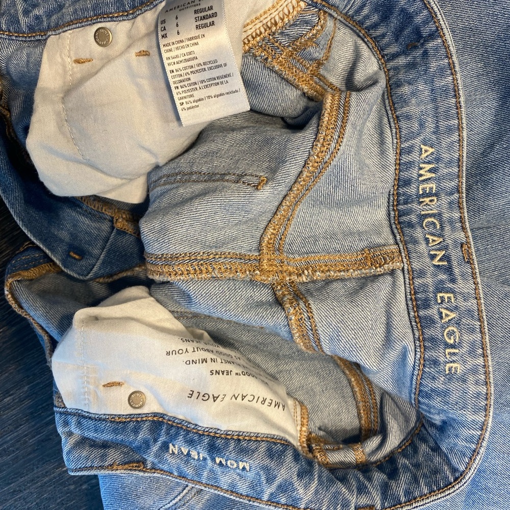 American Eagle Outfitters Light Blue Jeans
